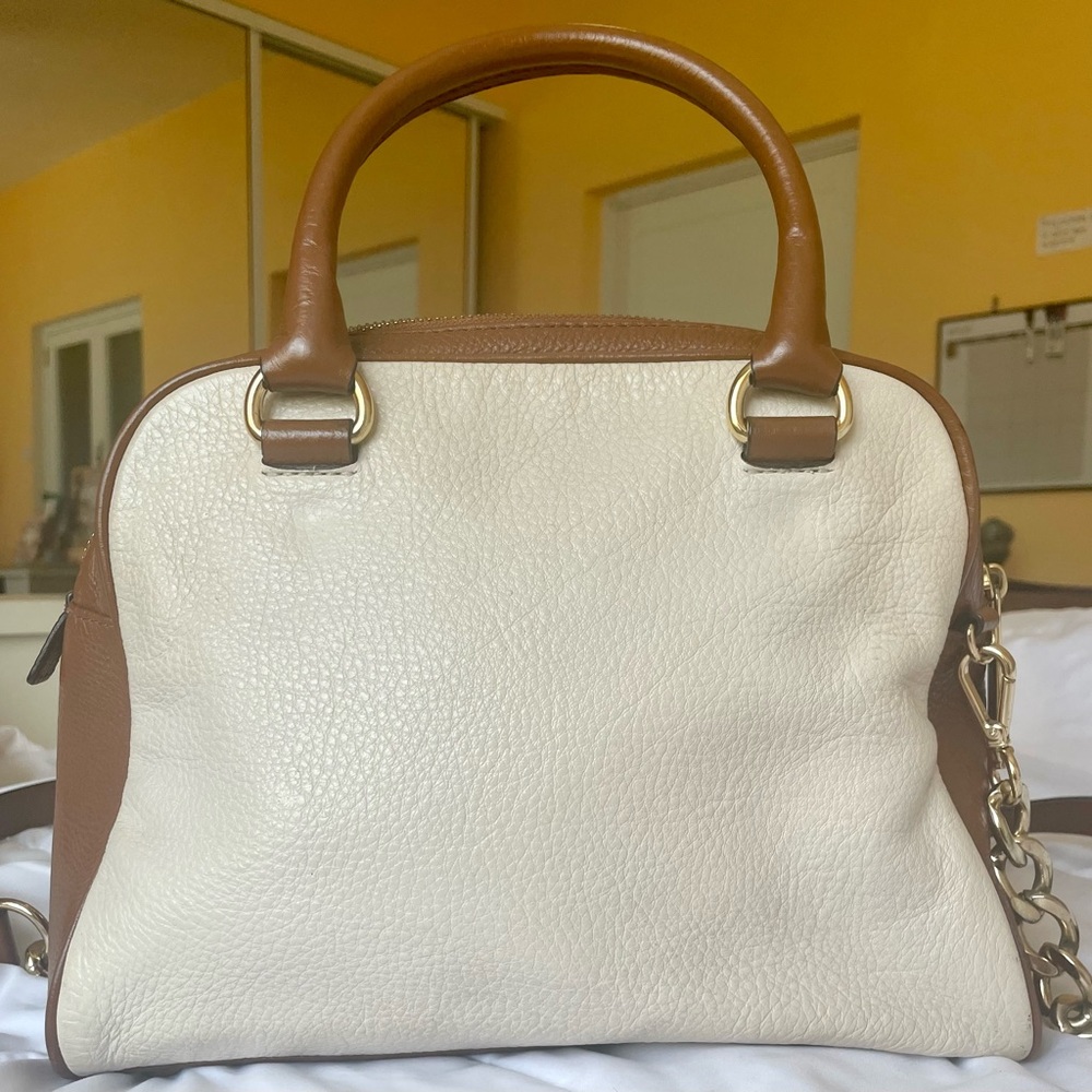 Michael Kors Bags with Shoulder Strap. - Picture 4 of 10